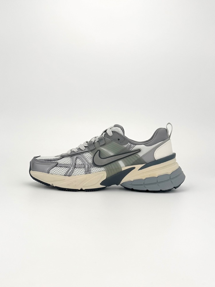 کتونی NIKE V2K